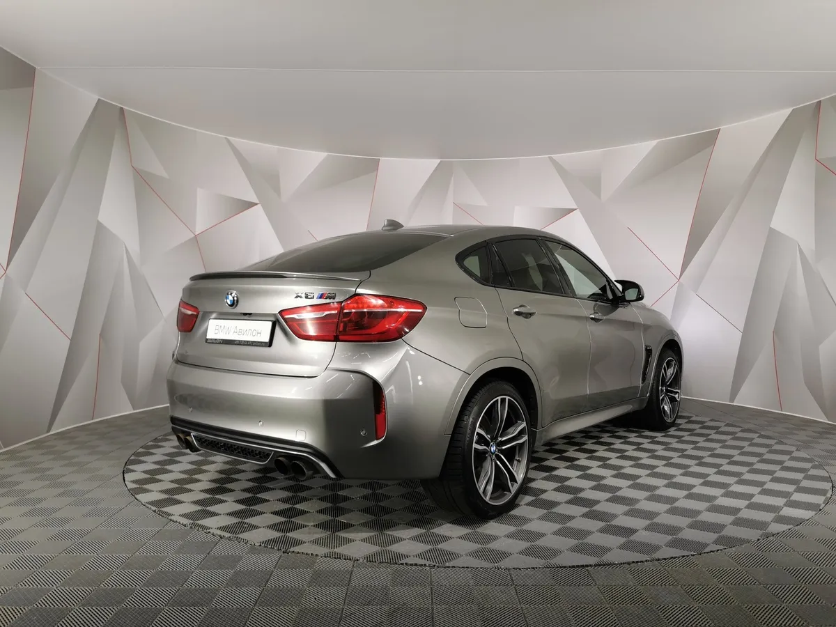 BMW X6 M 4.4 xDrive Steptronic (575 л.с.) Серый в АВИЛОН. Слайд №2