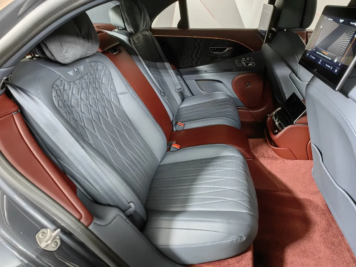 Bentley Flying Spur 6.0 W12 AWD AT (635 л.с.) Красный в АВИЛОН. Слайд №16