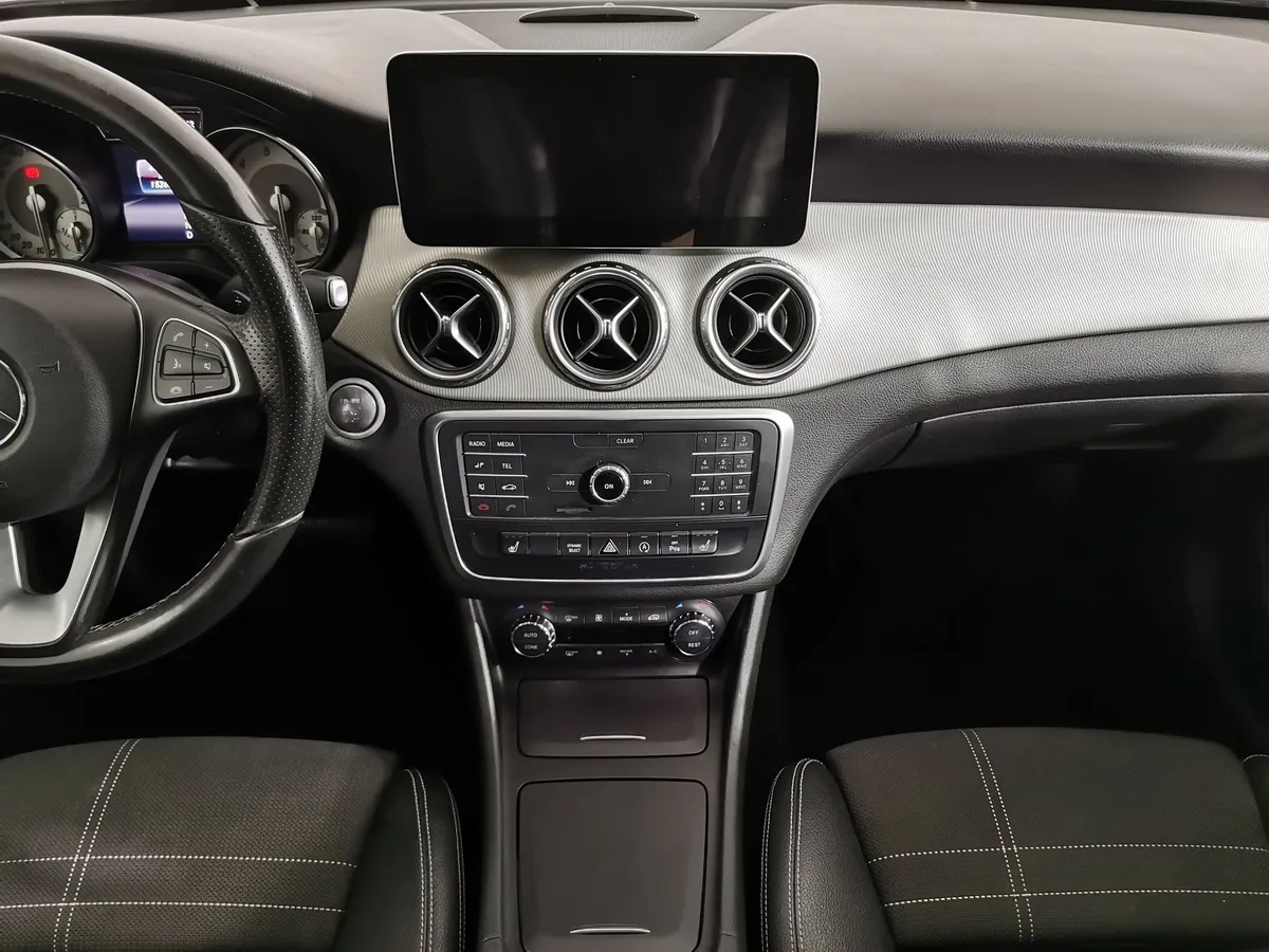 Mercedes-Benz GLA 200 7G-DCT (150 л.с.) Особая серия Белый в АВИЛОН. Слайд №14