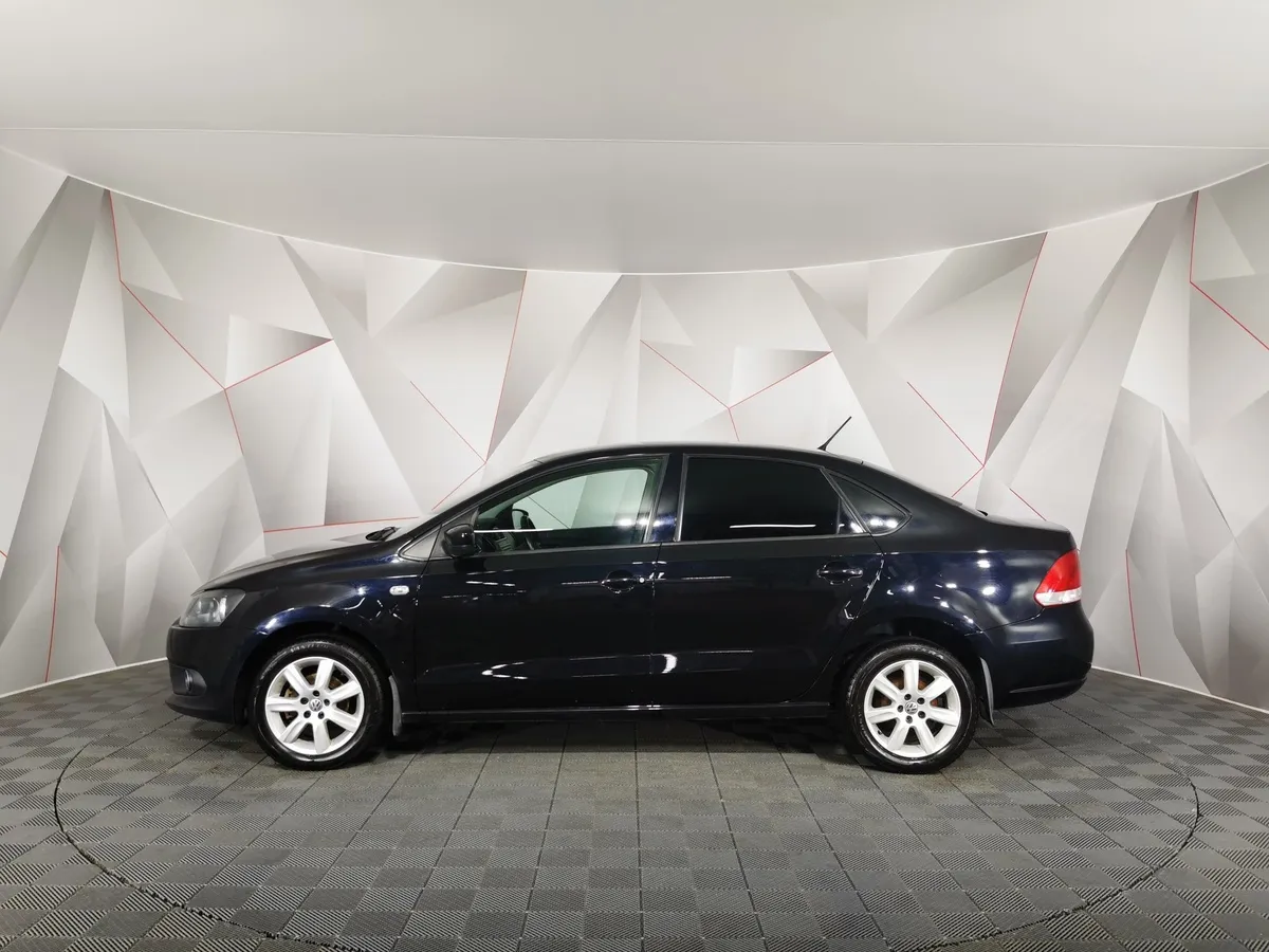 Volkswagen Polo 1.6 MT (105 л.с.) Черный в АВИЛОН. Слайд №5