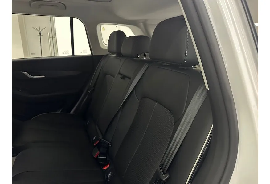 JAECOO J6 1.5T DCT 2WD (147 л.с.) Актив Белый в АВИЛОН. Слайд №7