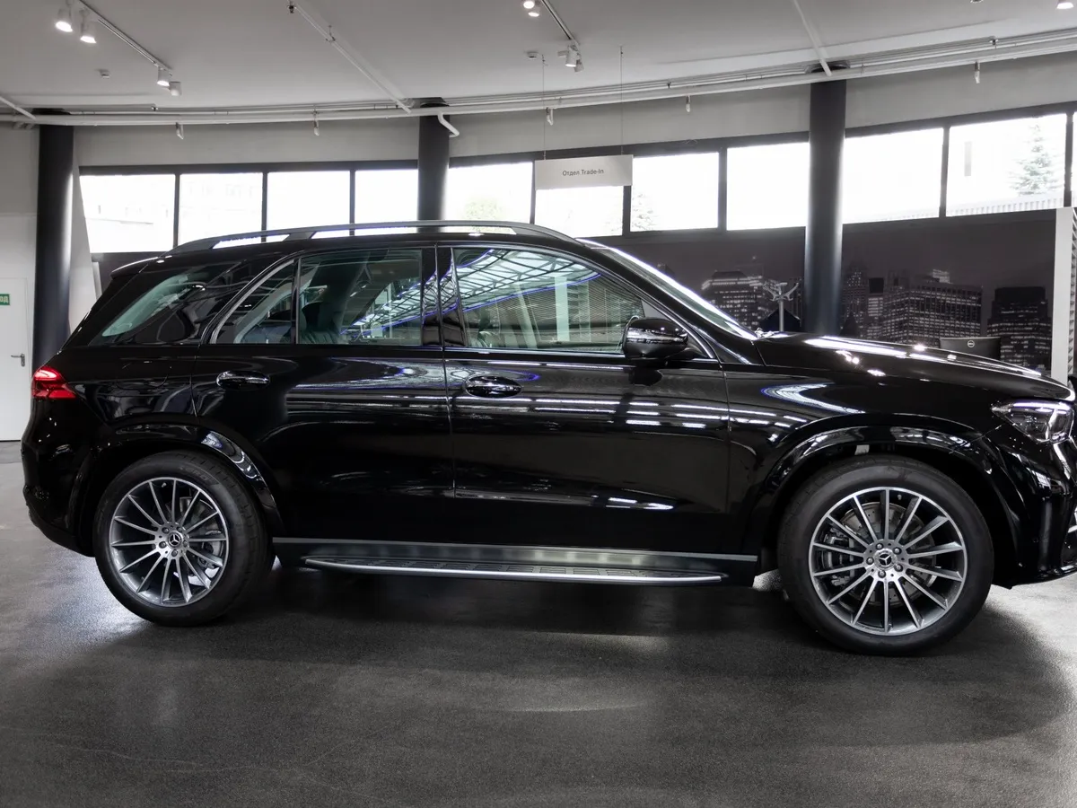 Mercedes-Benz GLE 450 4MATIC 9G-TRONIC (367 л.с.) Черный в АВИЛОН. Слайд №3