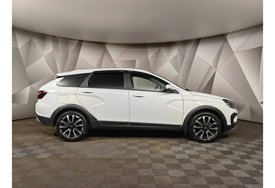 LIVE. Слайд №4