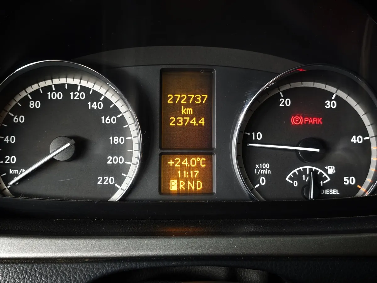 Mercedes-Benz Viano 2.2 CDi TouchShift 4MATIC удлиненный (163 л.с.) Черный в АВИЛОН. Слайд №17