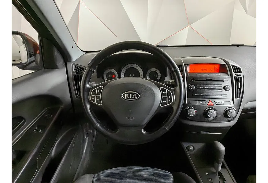 Kia Ceed 1.6 AT (122 л.с.) Красный в АВИЛОН. Слайд №19
