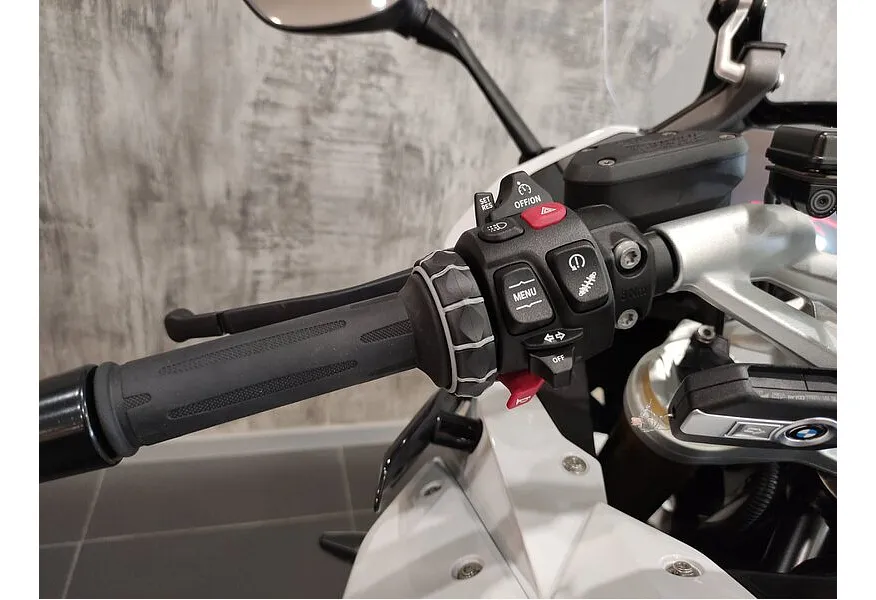 BMW Motorrad R 1250 RS R 1250 RS 1254 см³ (136) 1254 Белый в АВИЛОН. Слайд №9