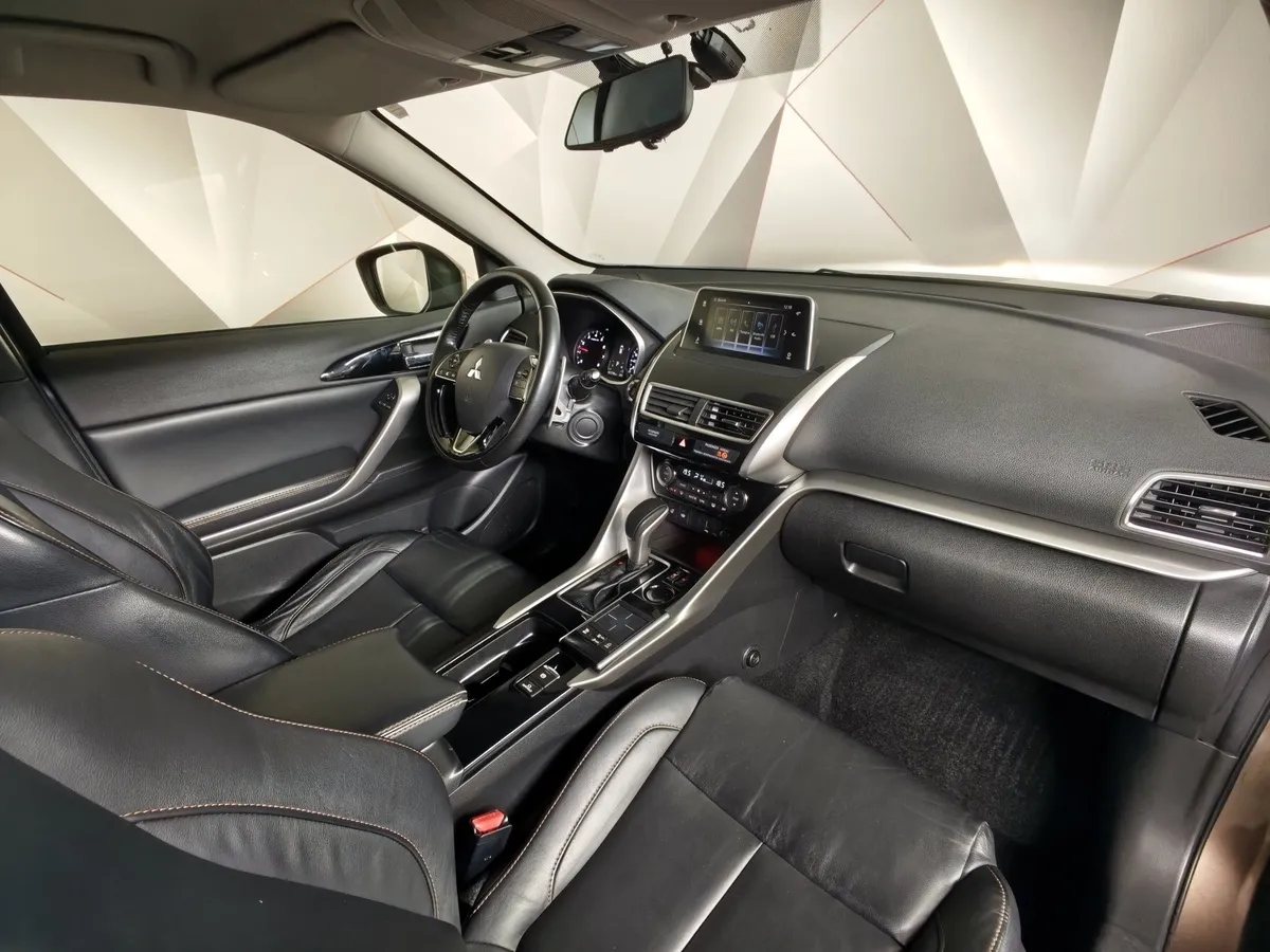 Mitsubishi Eclipse Cross 2.0 CVT (150 л.с.) Instyle Коричневый в АВИЛОН. Слайд №13