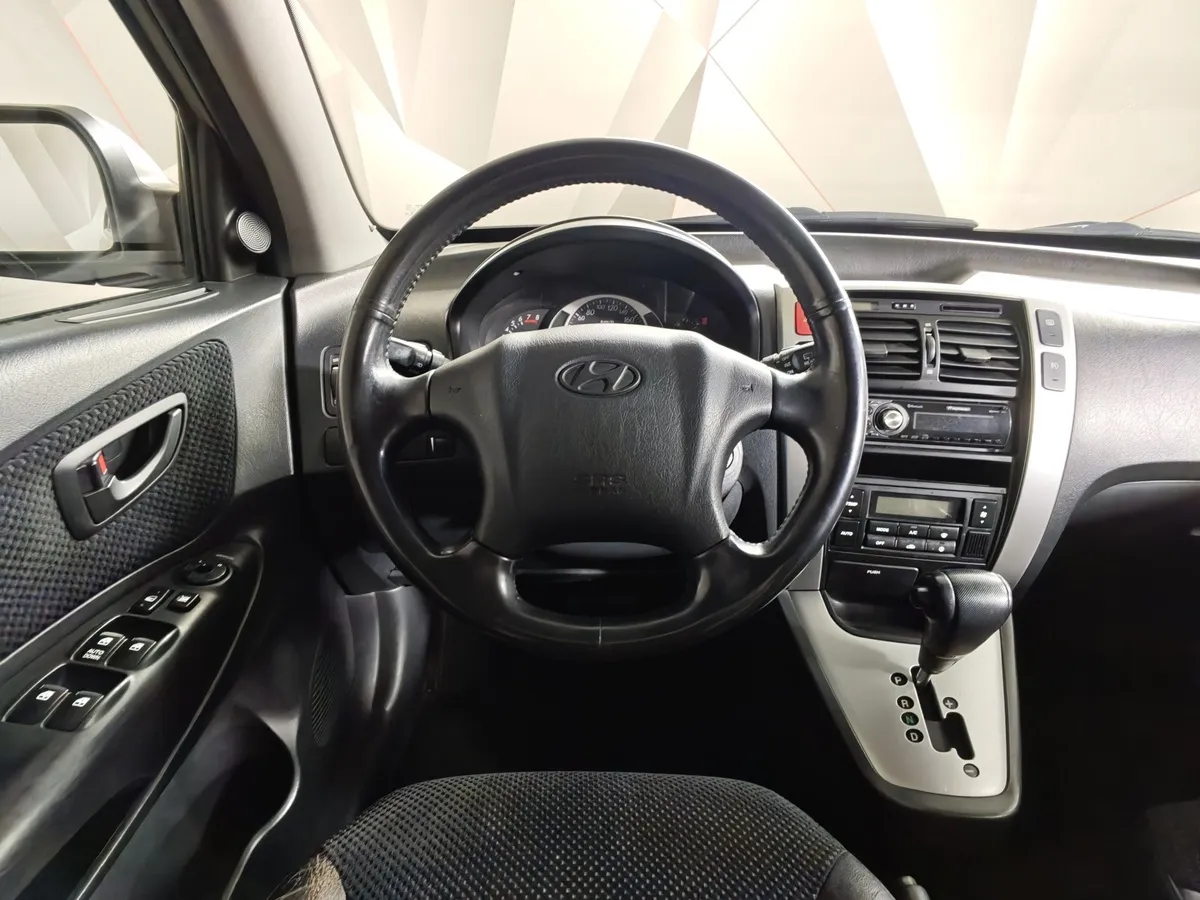 Hyundai Tucson 2.0 AT 4WD (142 л.с.) Серебристый в АВИЛОН. Слайд №19