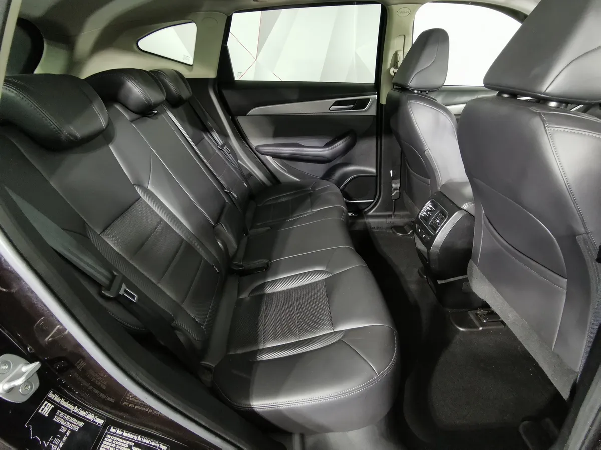 Haval F7 2.0 AT 4WD (190 л.с.) Premium Черный в АВИЛОН. Слайд №15
