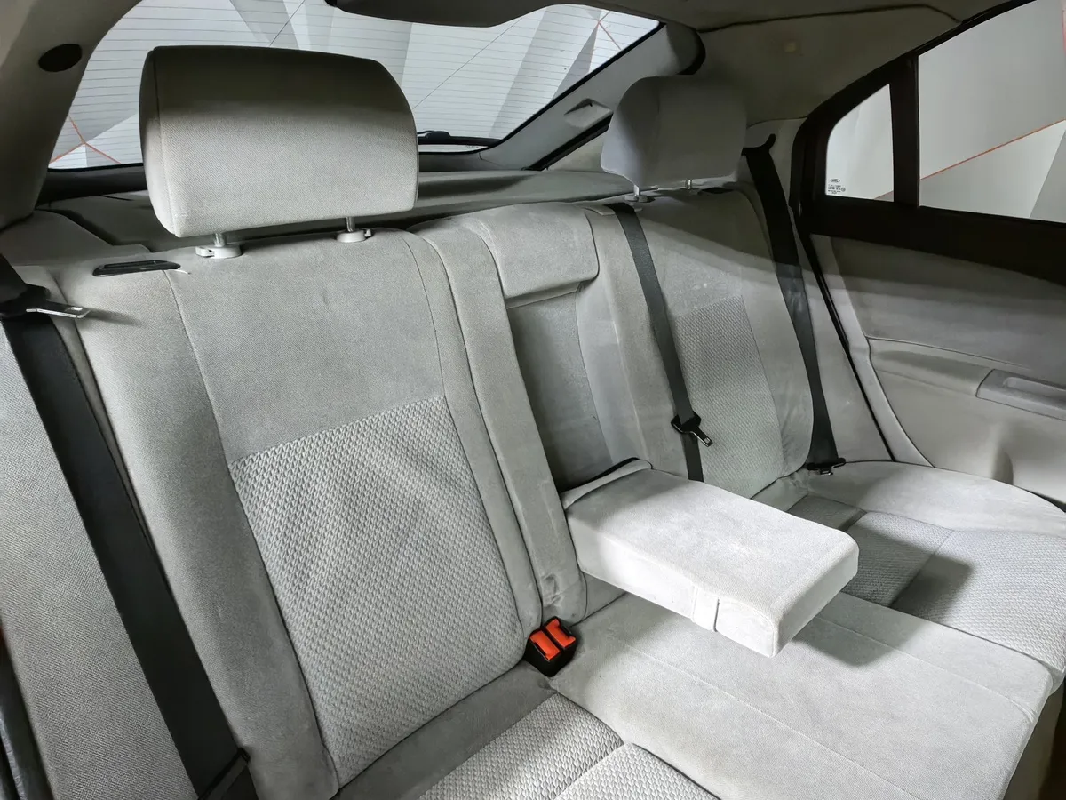 Ford Mondeo 2.0 MT (145 л.с.) Серый в АВИЛОН. Слайд №14