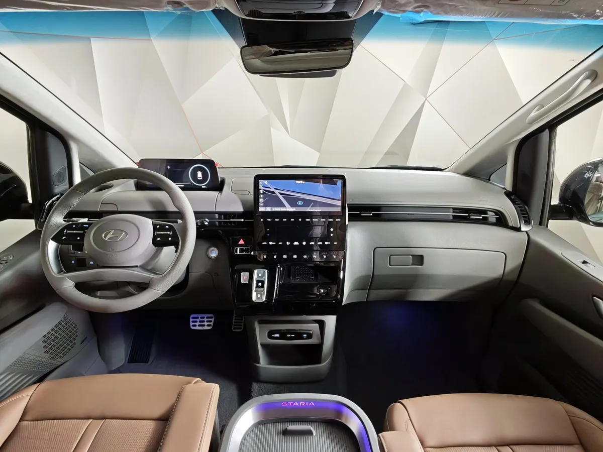 Hyundai Staria 2.2 CRDi 8AT 4WD (177 л.с.) 9 мест Premium Черный в АВИЛОН. Слайд №13