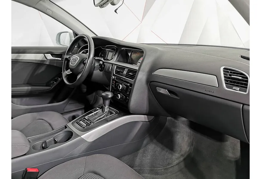 Audi A4 1.8 TFSI multitronic (170 л.с.) Белый в АВИЛОН. Слайд №13