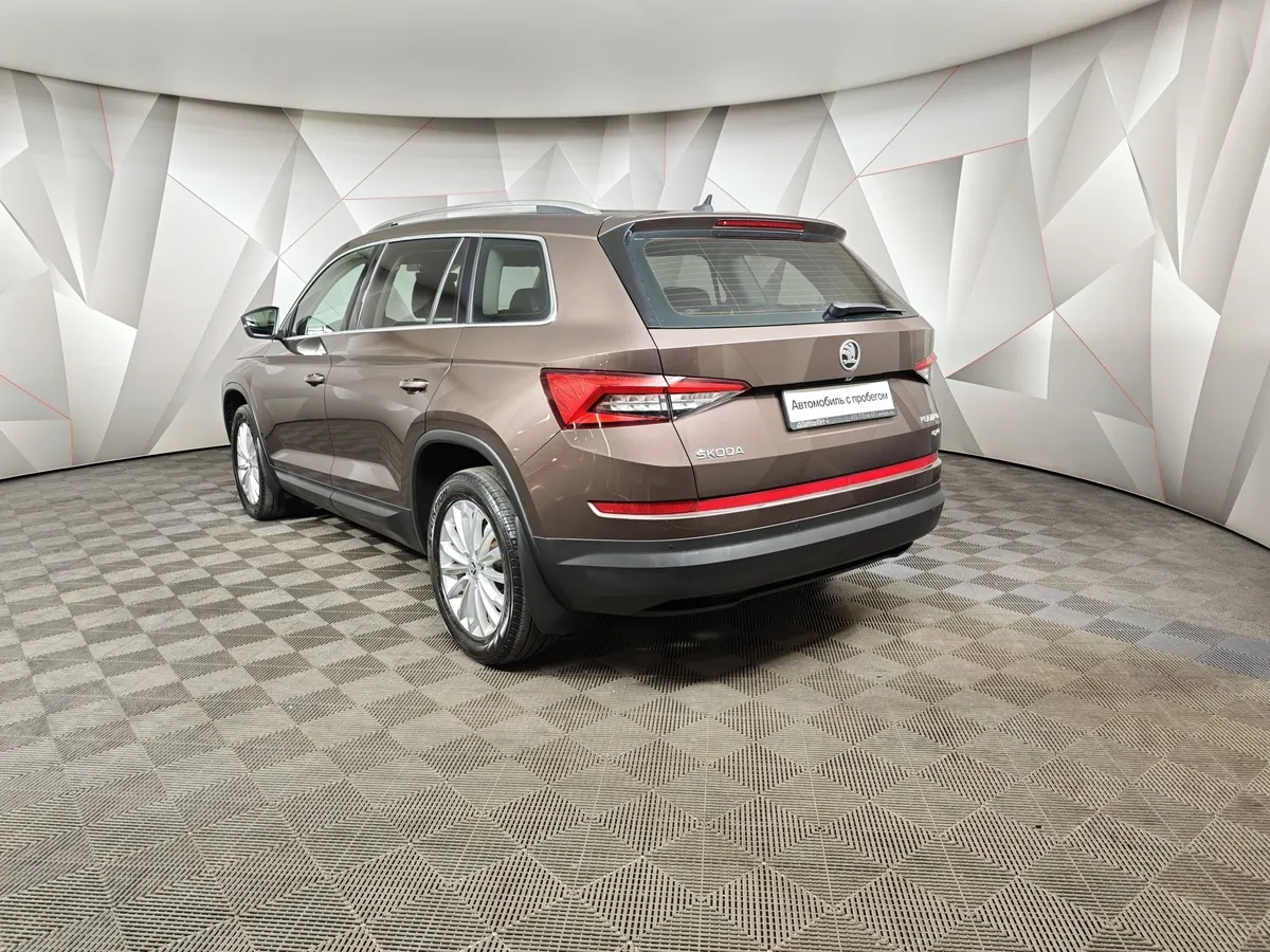 Skoda Kodiaq 2.0 TDI DSG 4X4 (150 л.с.) Коричневый в АВИЛОН. Слайд №4