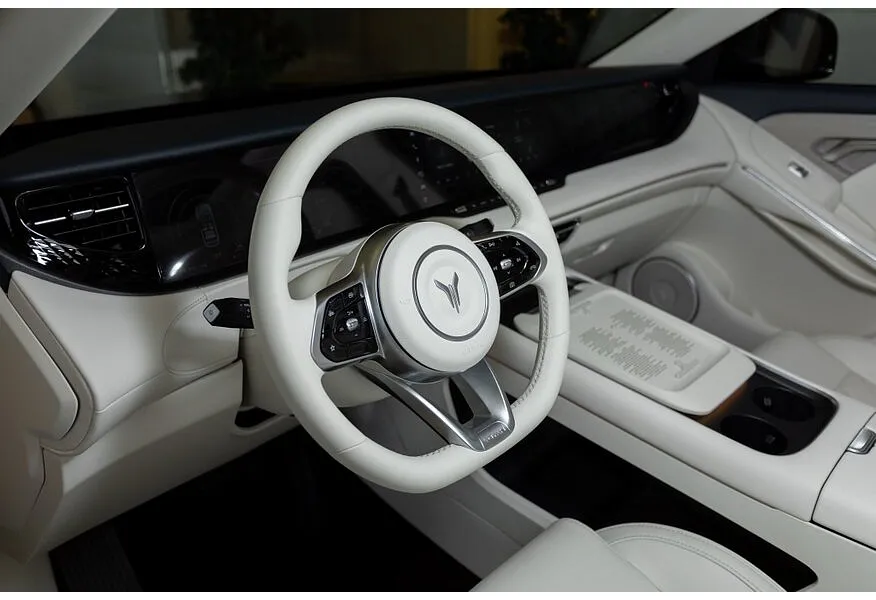 Voyah Free EVR 1.5 AT AWD (510 л.с.) Sport + Красный в АВИЛОН. Слайд №3