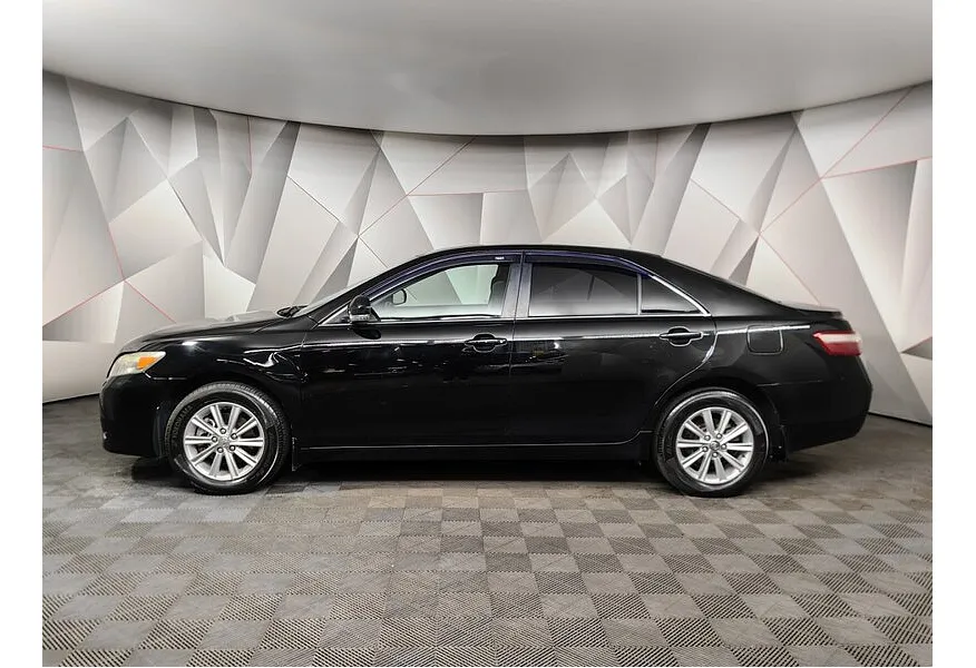 Toyota Camry 2.4 VVT-i AT (167 л.с.) Черный в АВИЛОН. Слайд №3