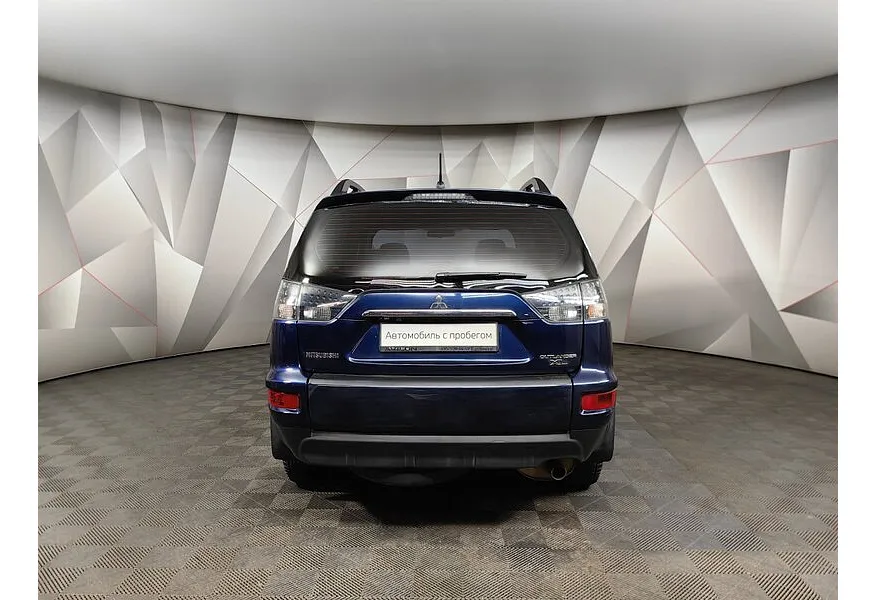 Mitsubishi Outlander 2.4 CVT 4WD (170 л.с.) Синий в АВИЛОН. Слайд №8 Mitsubishi Outlander 2.4 CVT 4WD (170 л.с.) Синий в АВИЛОН. Слайд №8