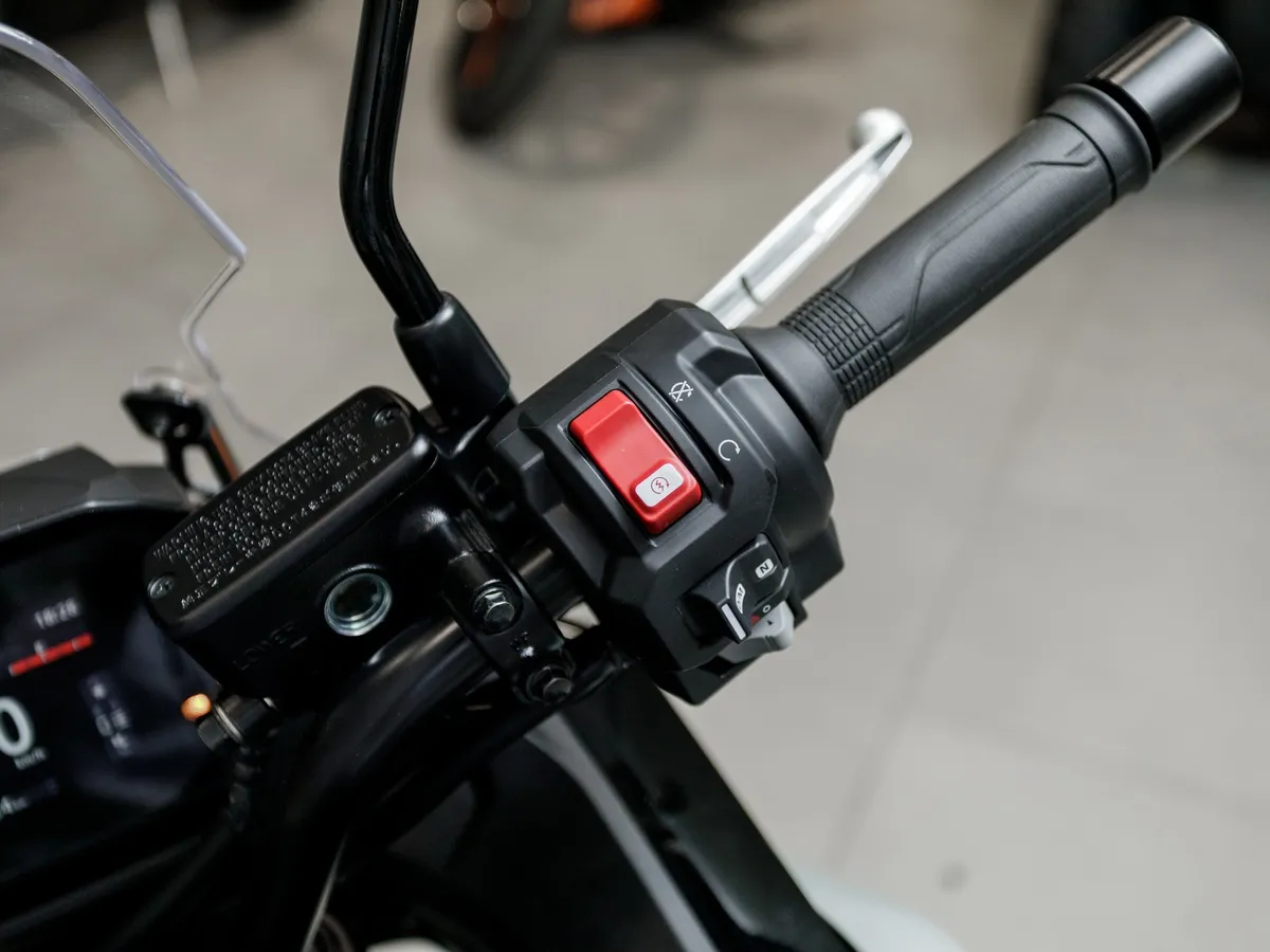 Honda NC750 X 750 см³ (59 л.с.) (59) 750 Серый в АВИЛОН. Слайд №10