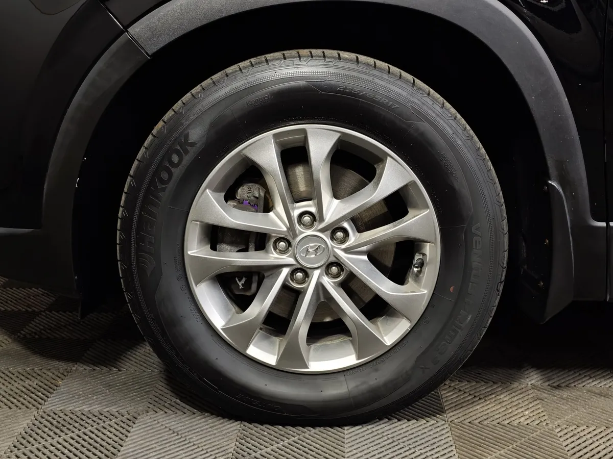 Hyundai Santa Fe 2.2 (200 л.с.) CRDi - 8AT Lifestyle Черный в АВИЛОН. Слайд №9