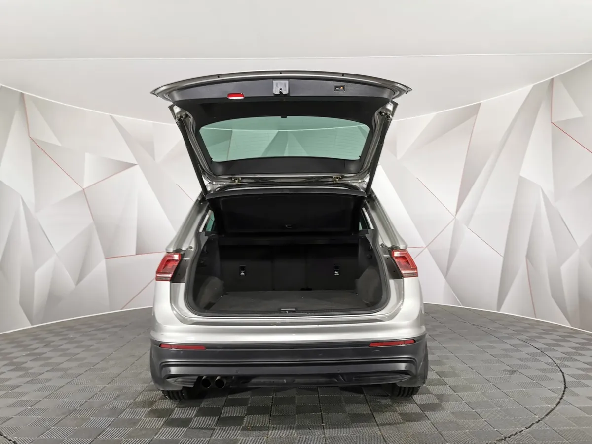 Volkswagen Tiguan 2.0 TSI 4Motion DSG (180 л.с.) Highline Серебристый в АВИЛОН. Слайд №11