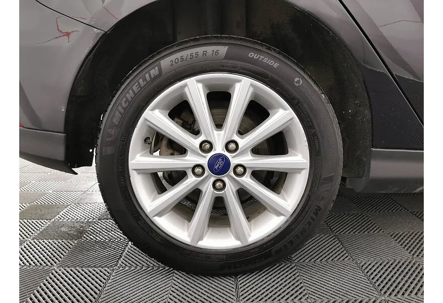 Ford Focus 1.6 Ti-VCT PowerShift (125 л.с.) SYNC Edition Черный в АВИЛОН. Слайд №9