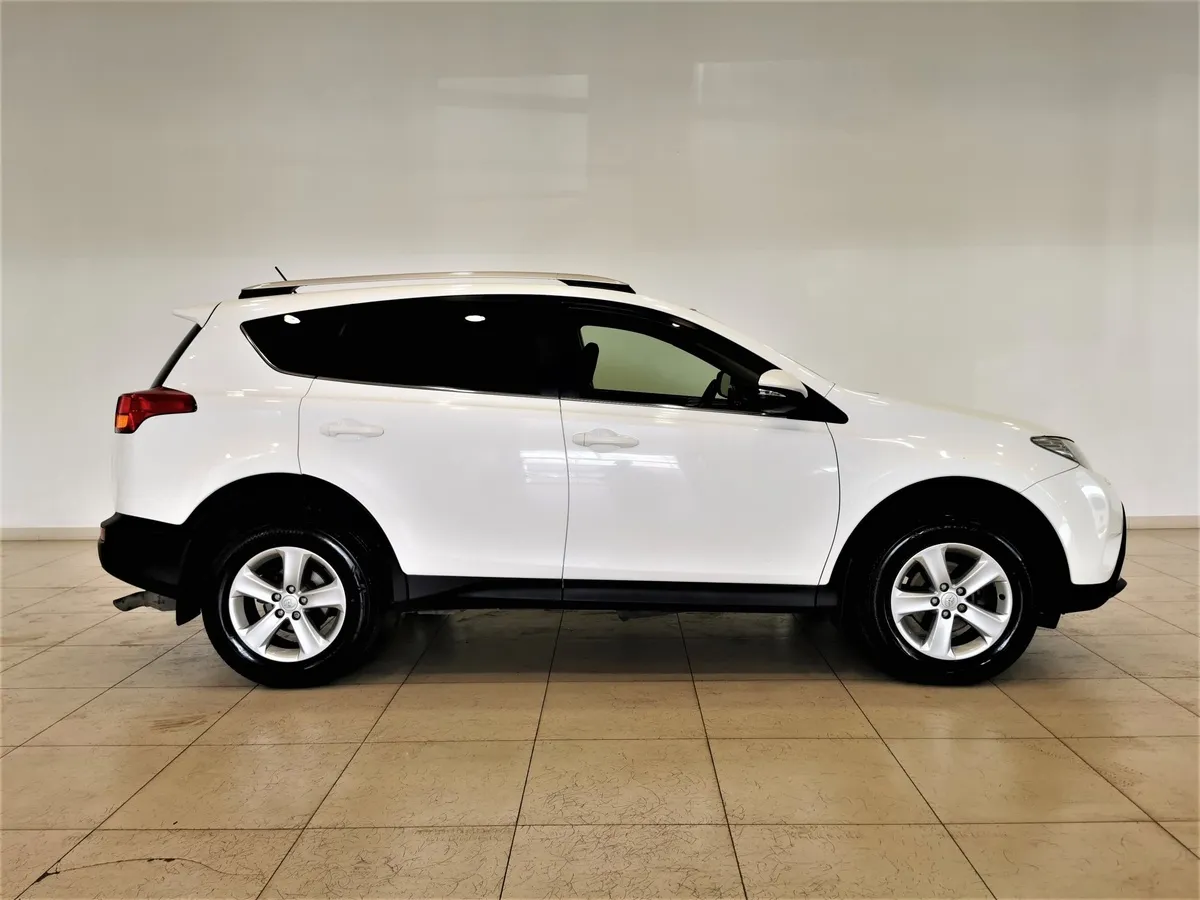 Toyota RAV4 2.2 D AT 4WD (150 л.с.) Комфорт Белый в АВИЛОН. Слайд №6