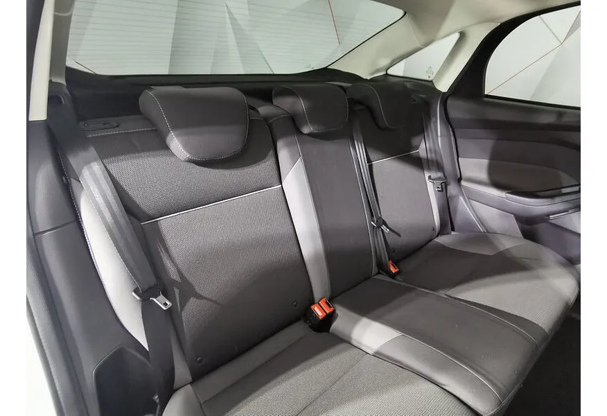 АВИЛОН - Ford Focus 1.6 MT (105 л.с.) Trend Белый - slide 10