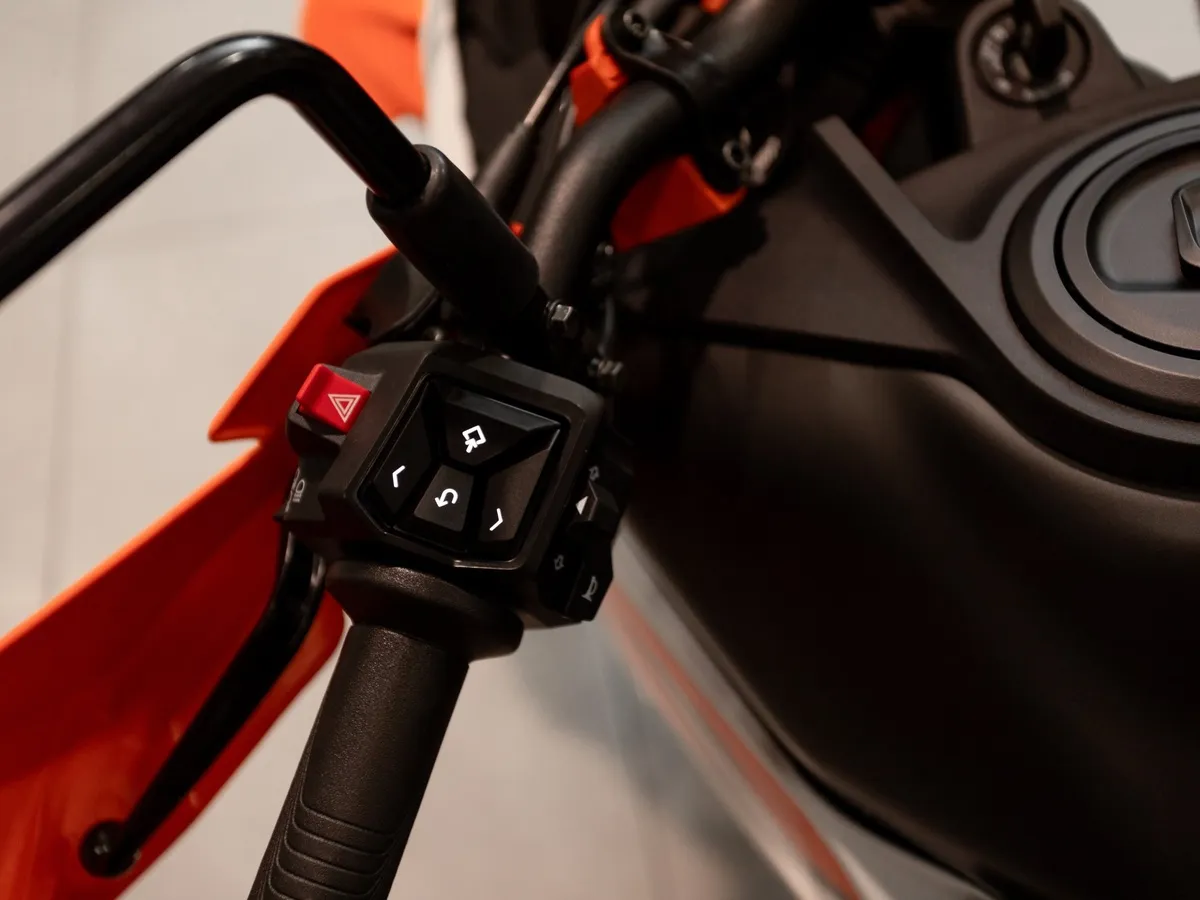 KTM 390 Adventure 399 см³ (45 л.с.) (45) 398 Белый в АВИЛОН. Слайд №10