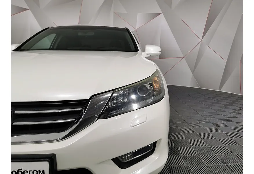 Honda Accord 2.4 AT (180 л.с.) Белый в АВИЛОН. Слайд №10