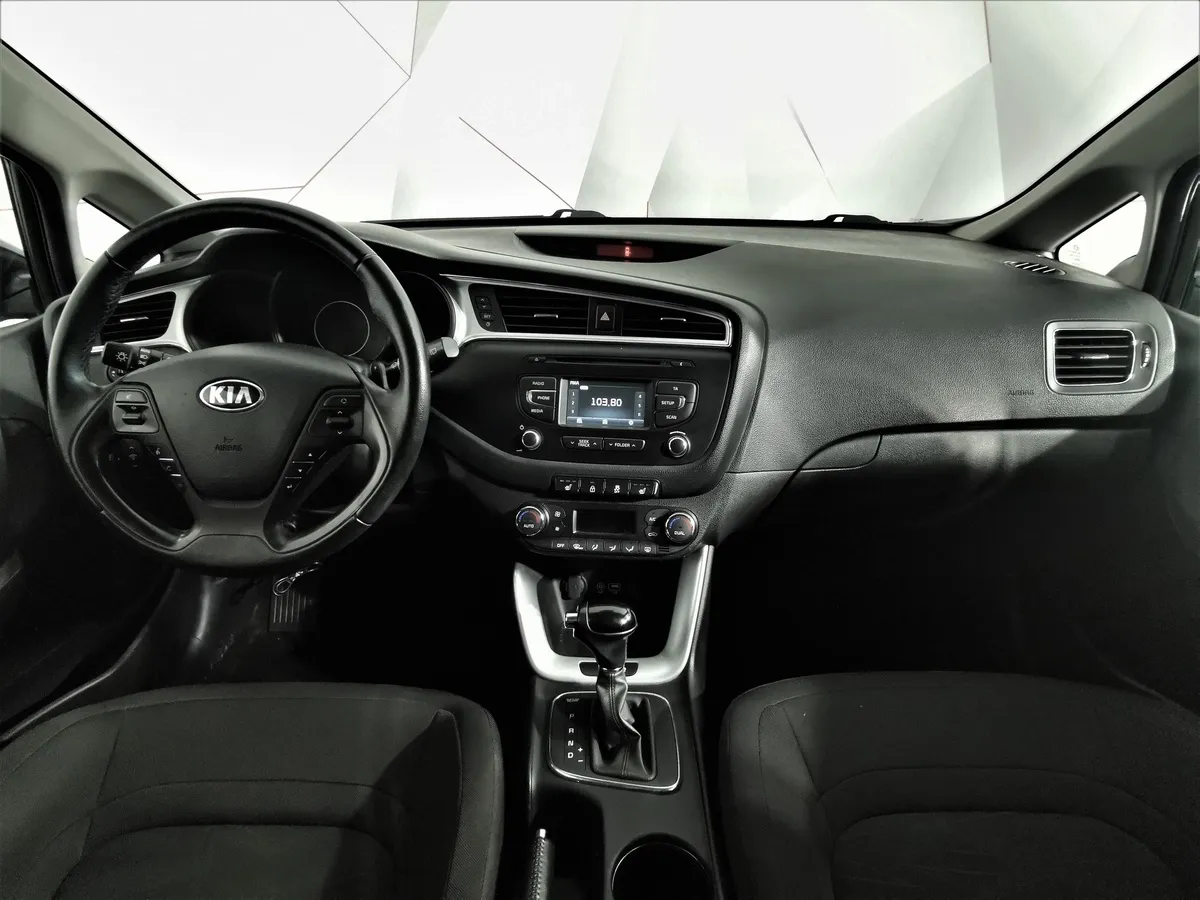 Kia Ceed 1.6 AT (130 л.с.) Luxe RED Line Черный в АВИЛОН. Слайд №13
