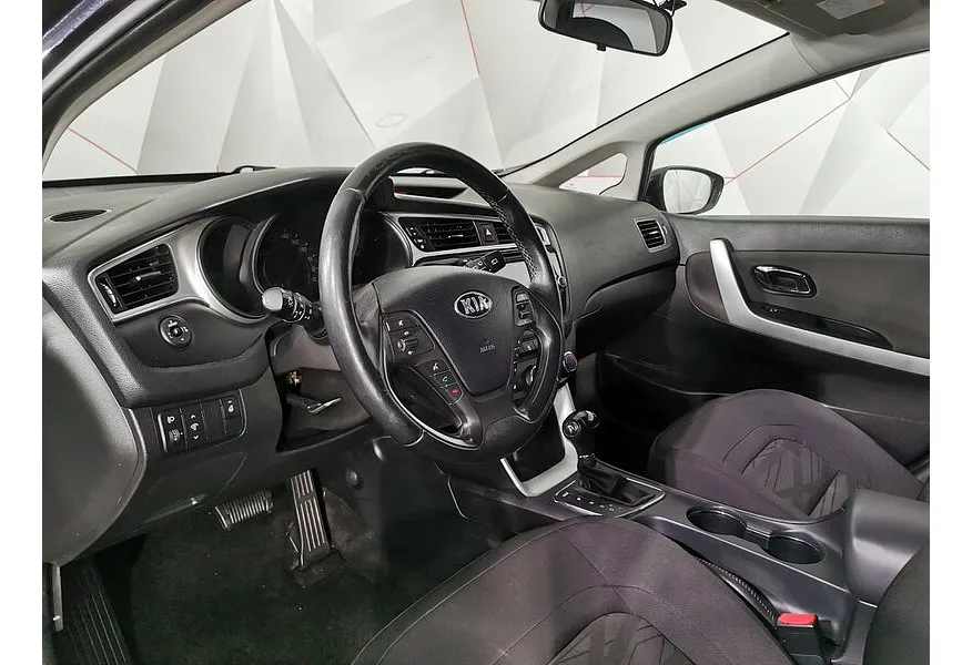 Kia Ceed 1.6 AT (129 л.с.) Luxe Черный в АВИЛОН. Слайд №19