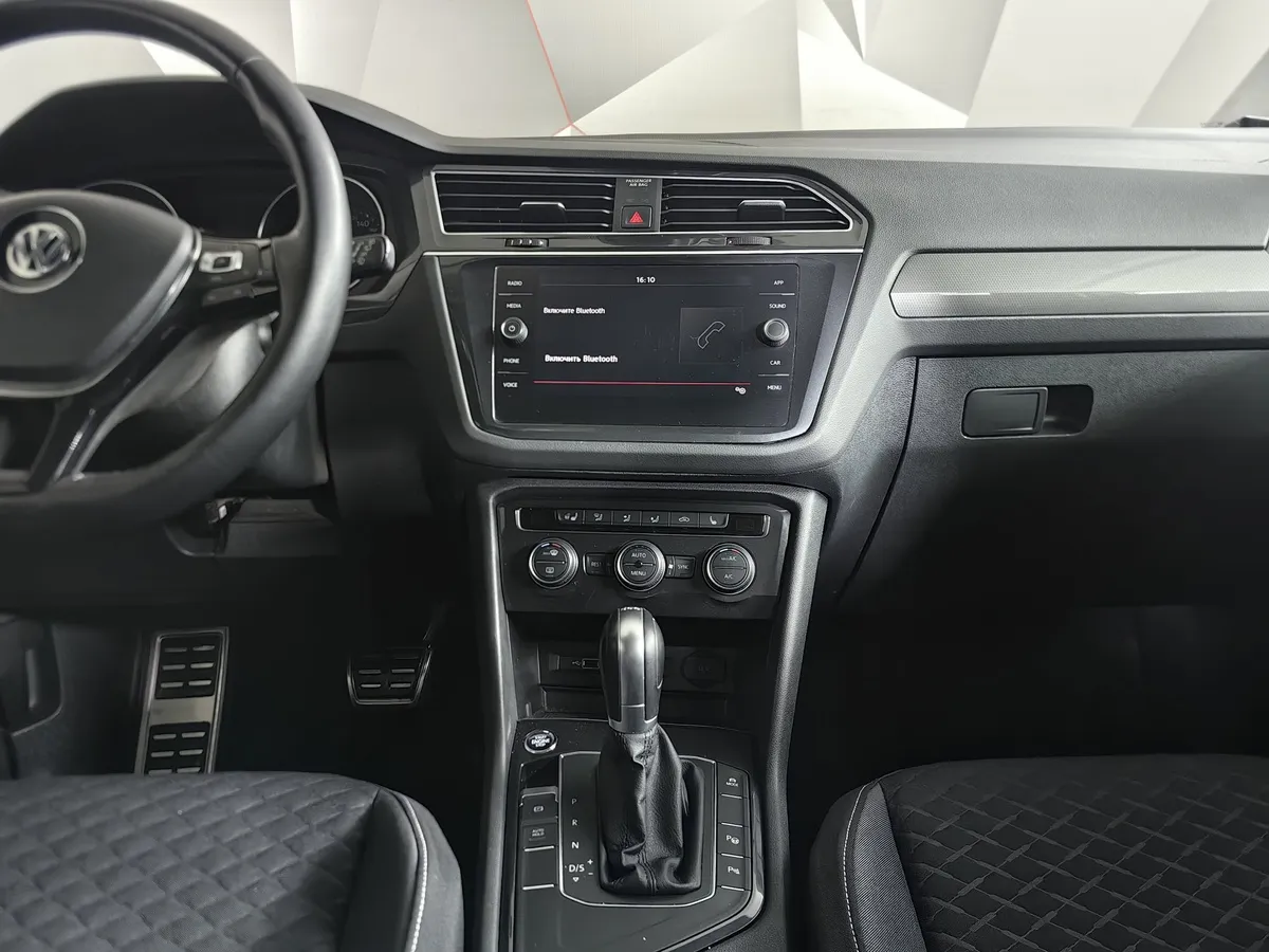 Volkswagen Tiguan 1.4 TSI BlueMotion DSG (150 л.с.) Comfortline Белый в АВИЛОН. Слайд №15