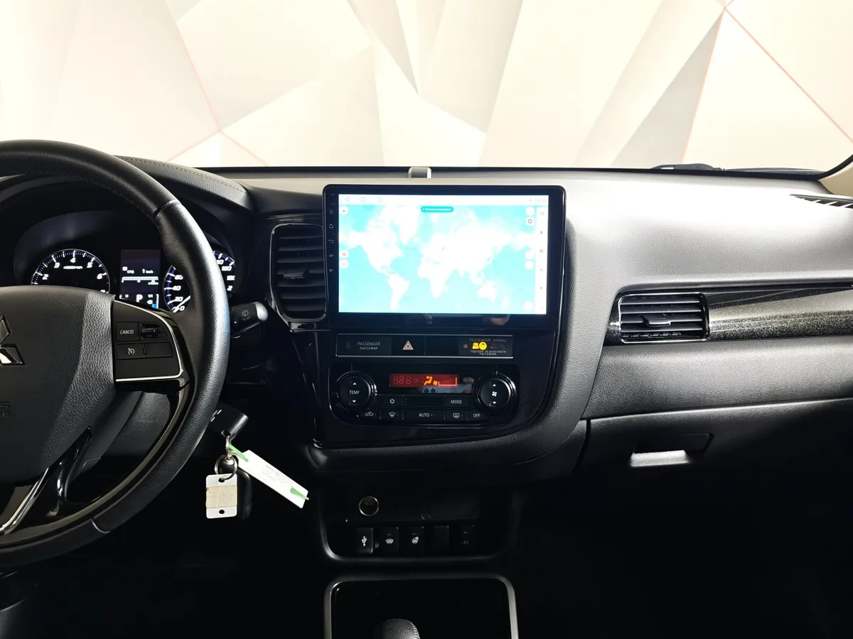 Mitsubishi Outlander 2.0 MIVEC CVT 2WD (146 л.с.) Intense Plus Черный в АВИЛОН. Слайд №15