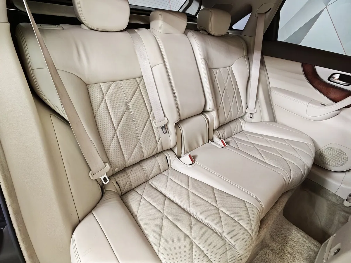 Infiniti FX-Series FX37 AT AWD (333 л.с.) Elegance Коричневый в АВИЛОН. Слайд №16