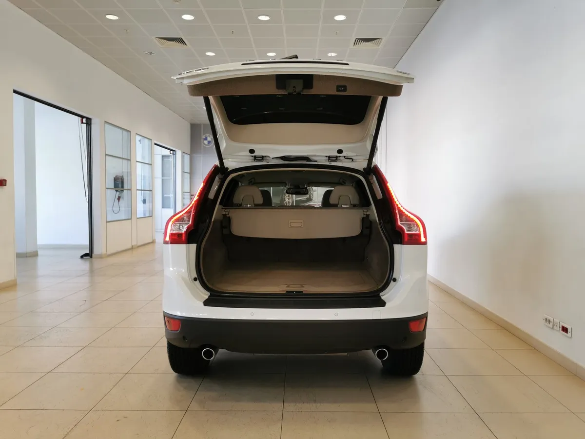 Volvo XC60 2.4 D Geartronic AWD (163 л.с.) Белый в АВИЛОН. Слайд №11