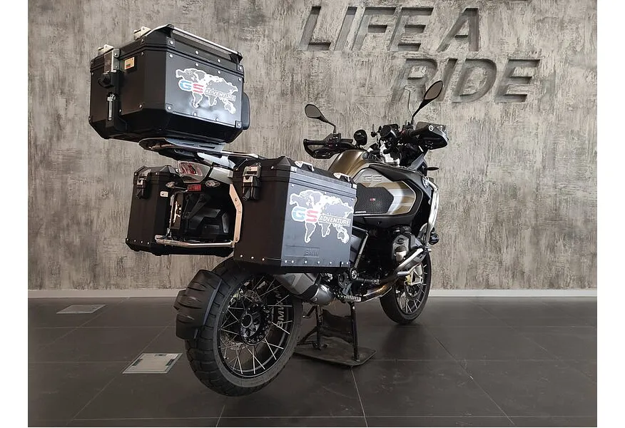 LIVE. Слайд №6