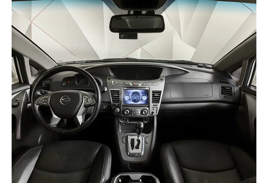 SsangYong Korando Turismo 2.2d AT 4WD (178 л.с.) Белый в АВИЛОН. Слайд №13