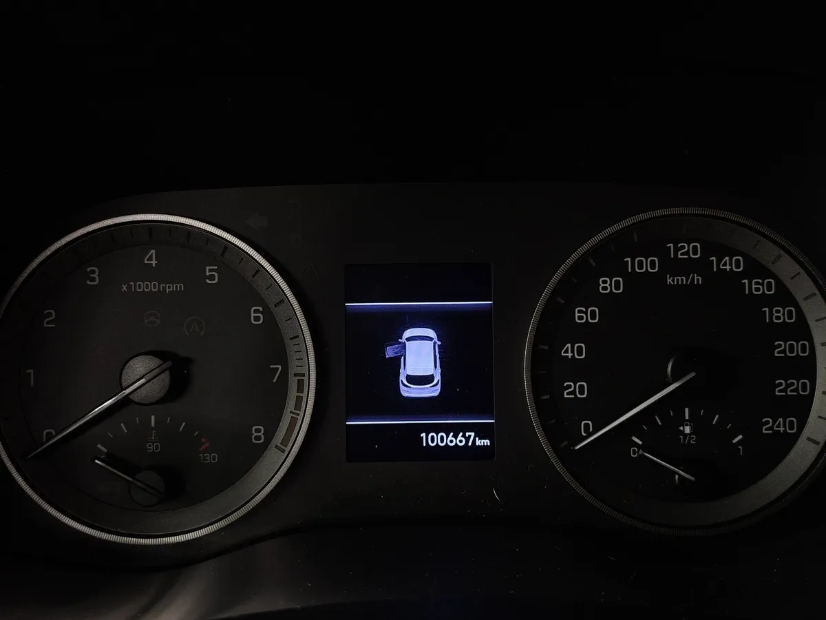 Hyundai Tucson 2.0 (150 л.с.) MPI-6AT-2WD Family Черный в АВИЛОН. Слайд №18