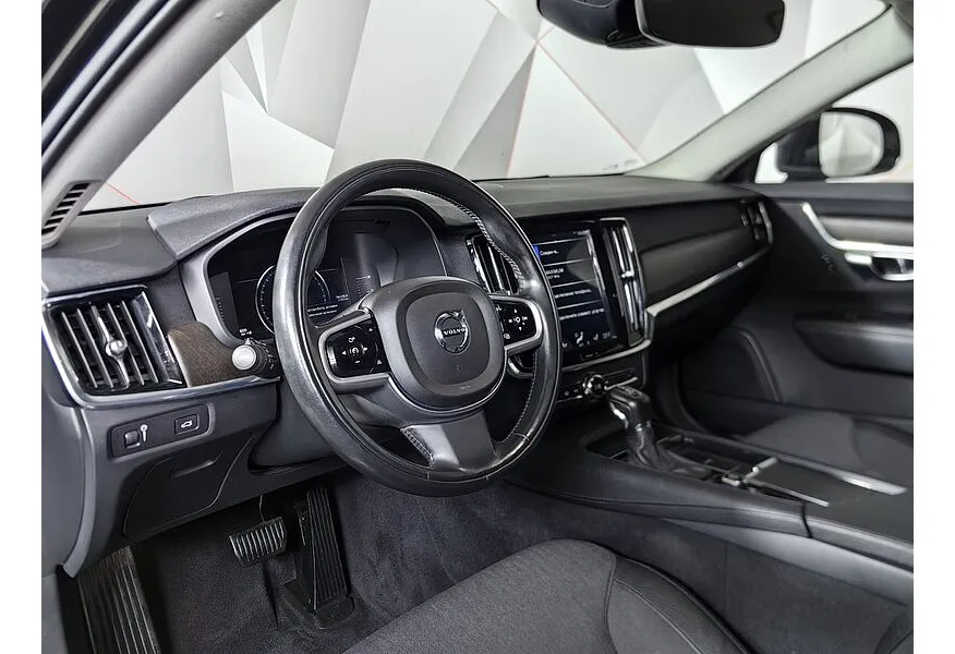 Volvo V90 Cross Country 2.0 D4 AT AWD (190 л.с.) Pro Черный в АВИЛОН. Слайд №19