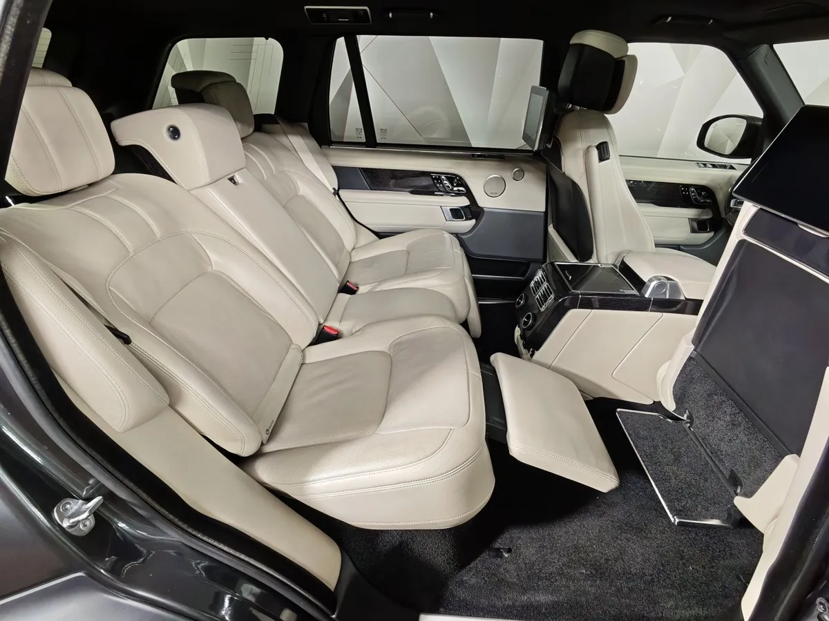 Land Rover Range Rover 4.4 SDV8 AT AWD (339 л.с.) Vogue SE Серый в АВИЛОН. Слайд №30