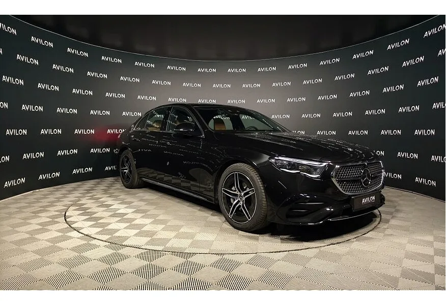 Mercedes-Benz E-Класс E 300 4MATIC (258 л.с.) Черный в АВИЛОН. Слайд №2