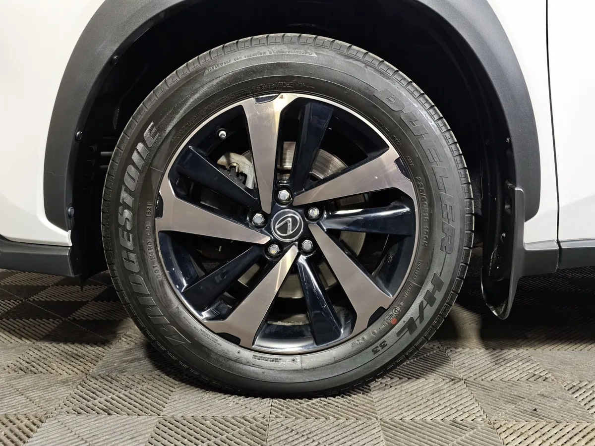 Lexus NX 200 CVT AWD (150 л.с.) Comfort Белый в АВИЛОН. Слайд №9