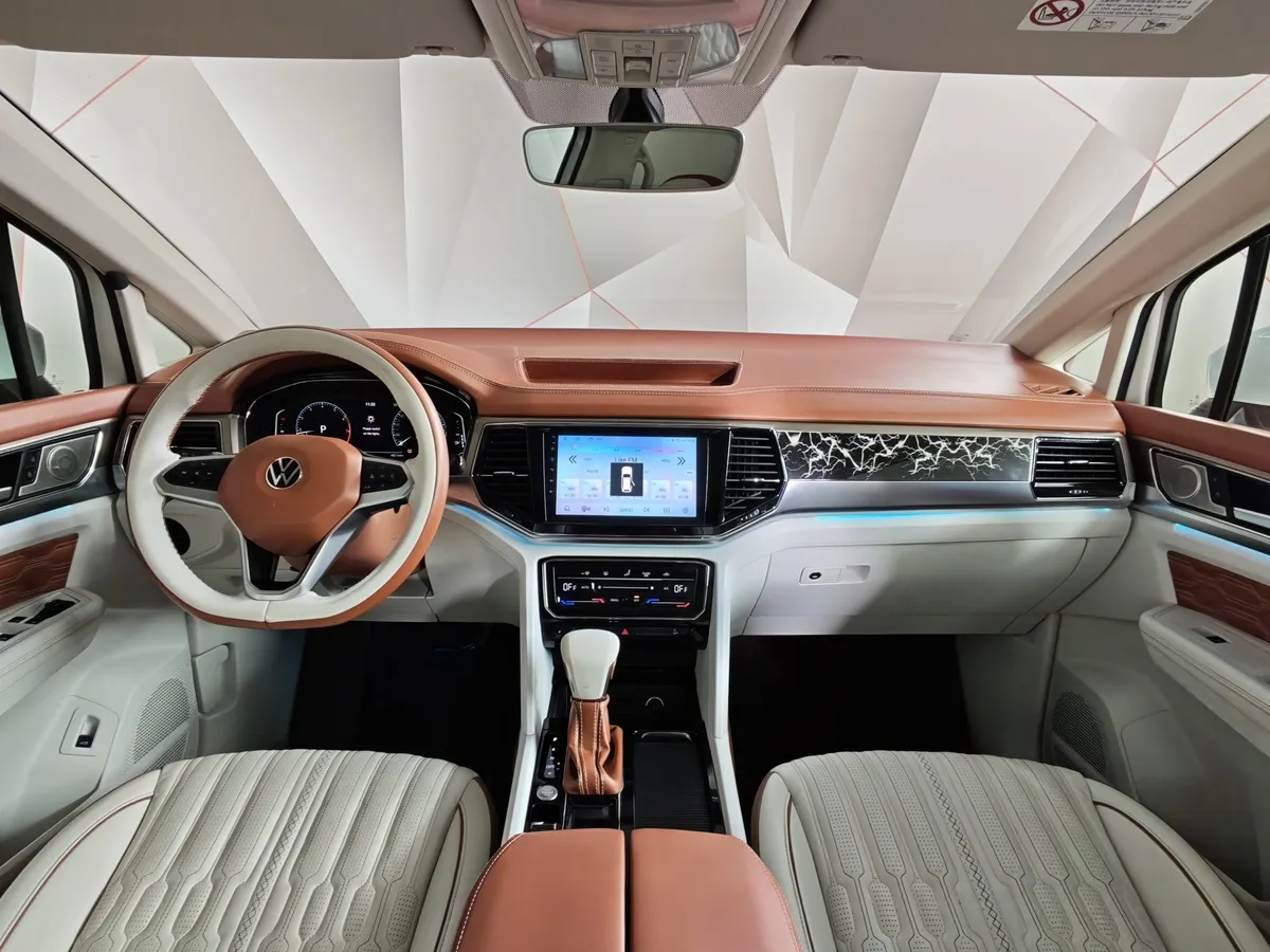 Volkswagen Viloran 380 TSI 2.0 AMT (220 л.с.) Premium Edition Белый в АВИЛОН. Слайд №12