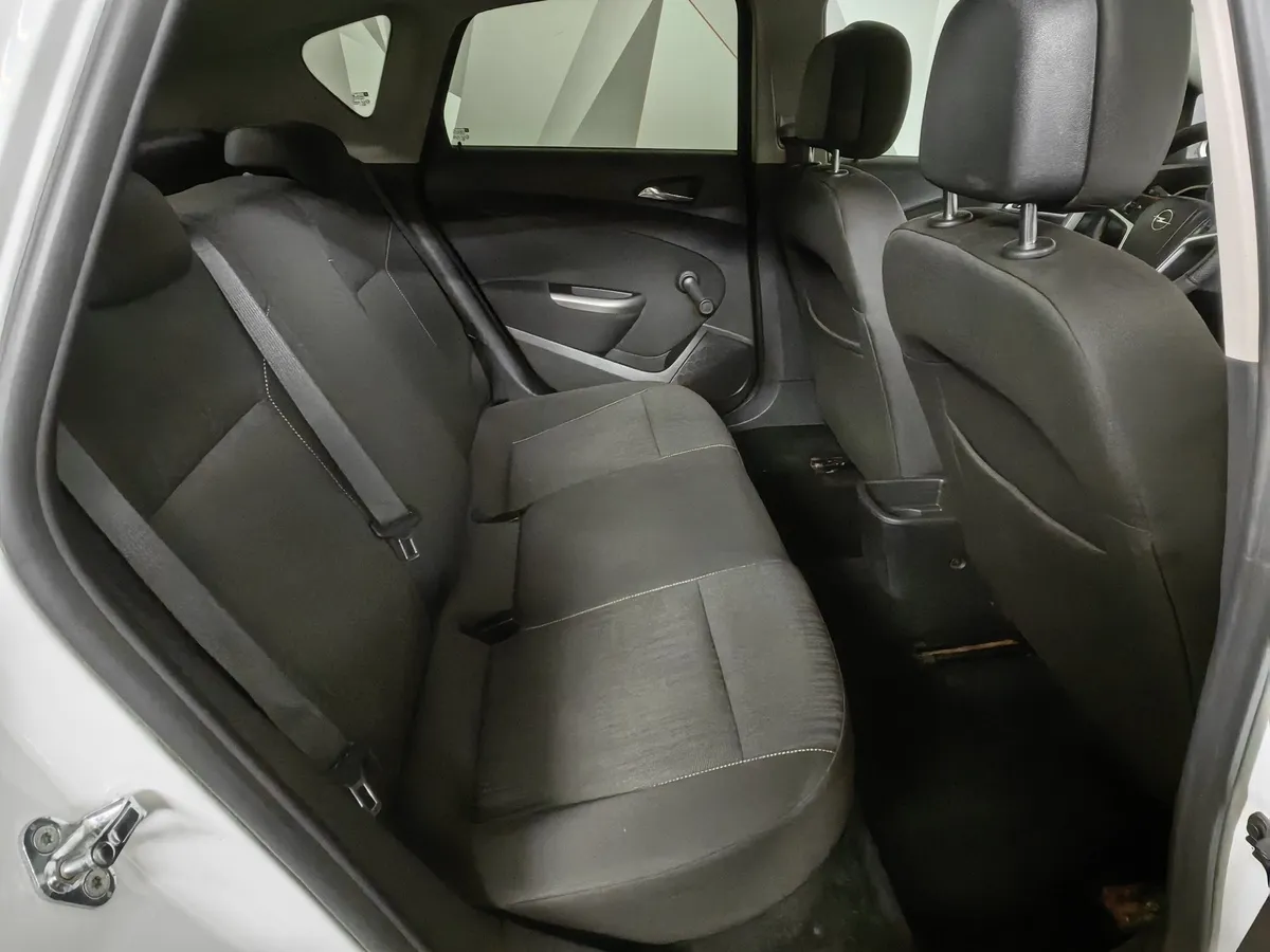 Opel Astra 1.6 MT (115 л.с.) Белый в АВИЛОН. Слайд №15