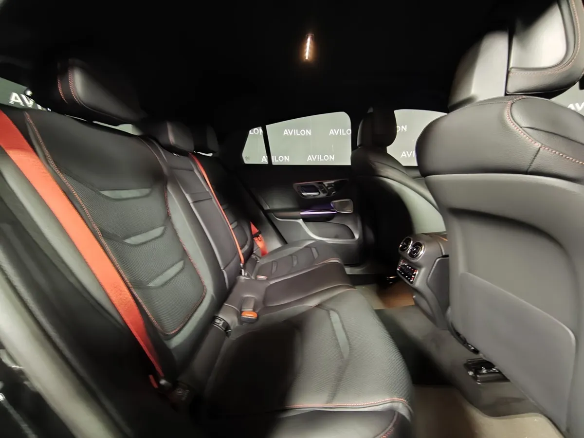 Mercedes-Benz GLC Купе 43 AMG 9G-TRONIC 4MATIC (435 л.с.) Черный в АВИЛОН. Слайд №10