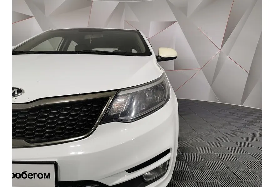 Kia Rio 1.6 AT (123 л.с.) Белый в АВИЛОН. Слайд №10