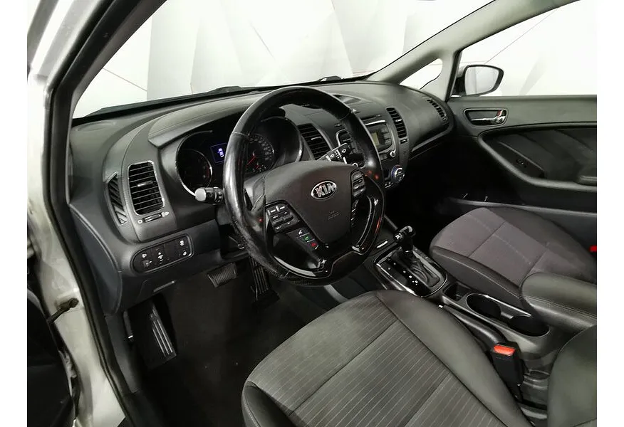 АВИЛОН - Kia Cerato 2.0 AT (150 л.с.) Серебристый - slide 11