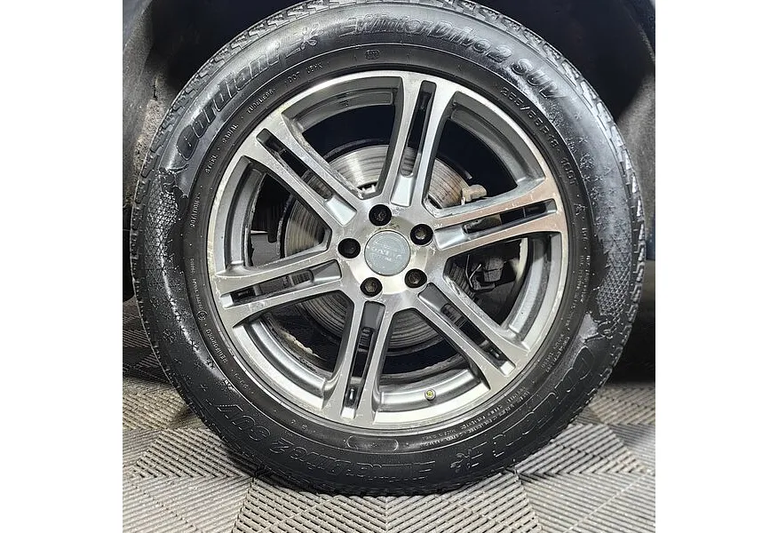 Volvo XC90 2.5 T5 Geartronic AWD (5 мест) (210 л.с.) Синий в АВИЛОН. Слайд №9