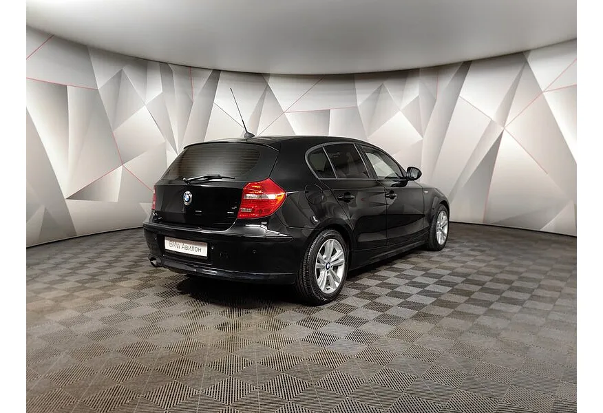 BMW 1 серия 116i AT (115 л.с.) Черный в АВИЛОН. Слайд №2