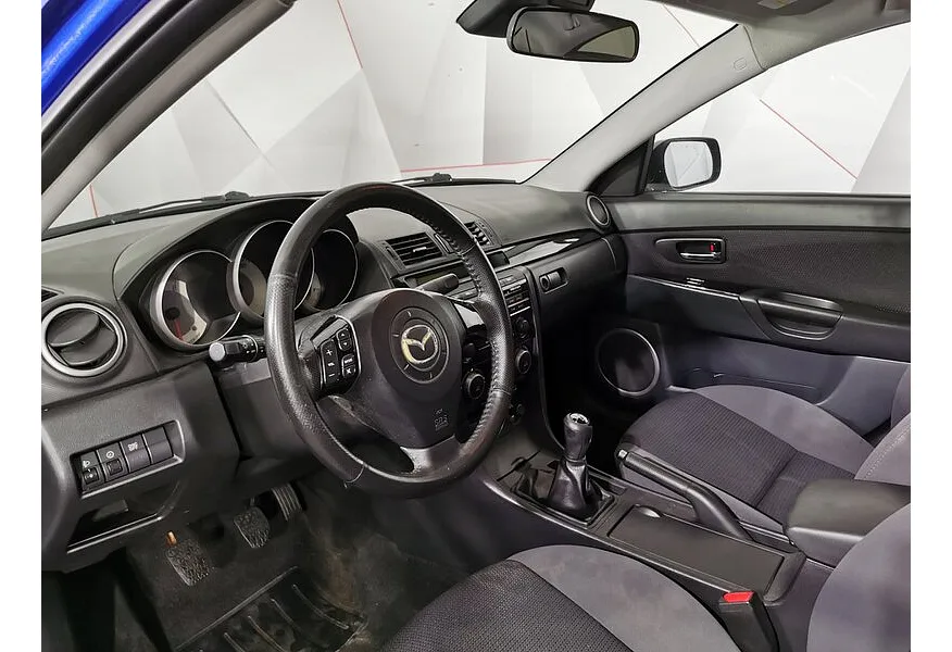 Mazda 3 2.0 MT (150 л.с.) Синий в АВИЛОН. Слайд №19