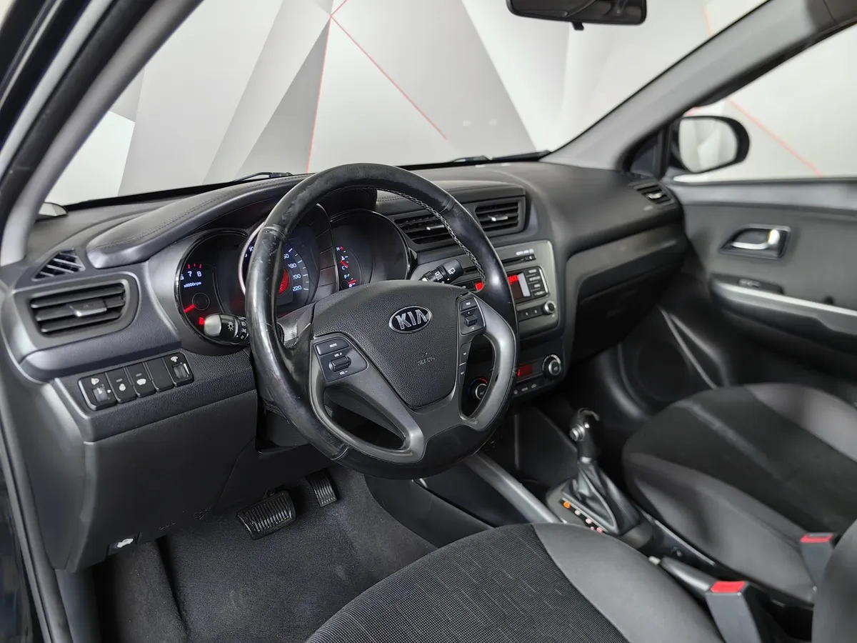 Kia Rio 1.6 AT (123 л.с.) Черный в АВИЛОН. Слайд №19